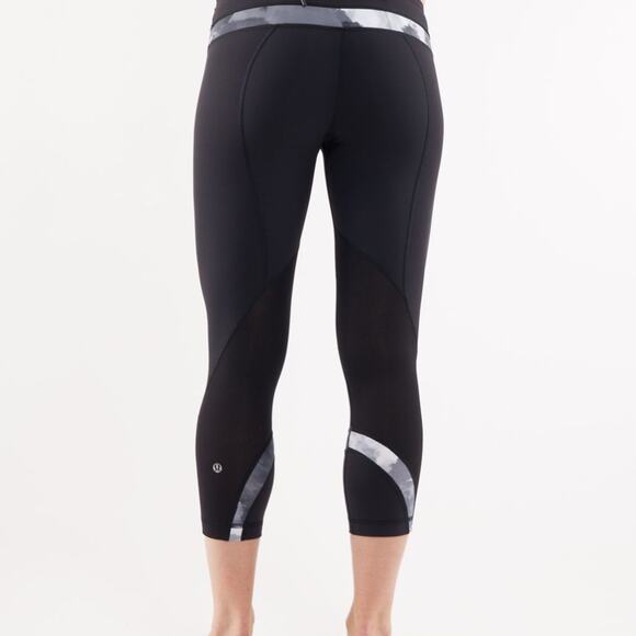 Lululemon Run: Inspire Crop Black 4 - Picture 1 of 8